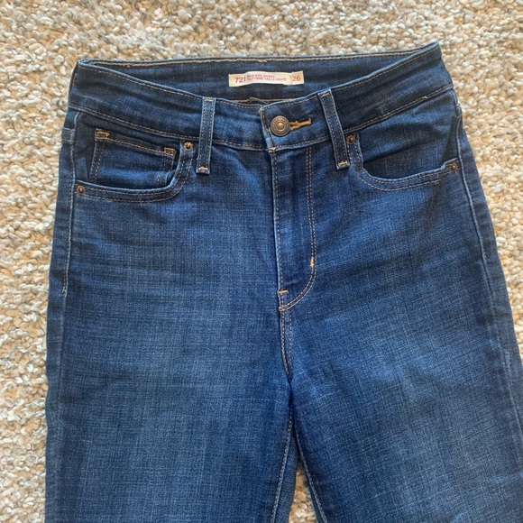 Levi High Rise Skinny Jeans - Picture 6 of 6